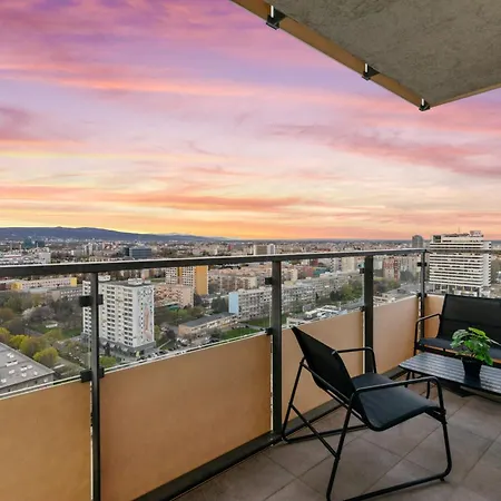 Apartment Lam Jungle - Sky View 21 Floor - Free Parking Bratislava