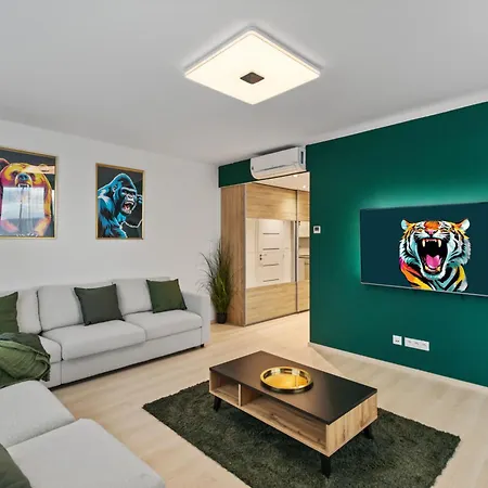 Lam Jungle - Sky View 21 Floor - Free Parking Apartment Bratislava
