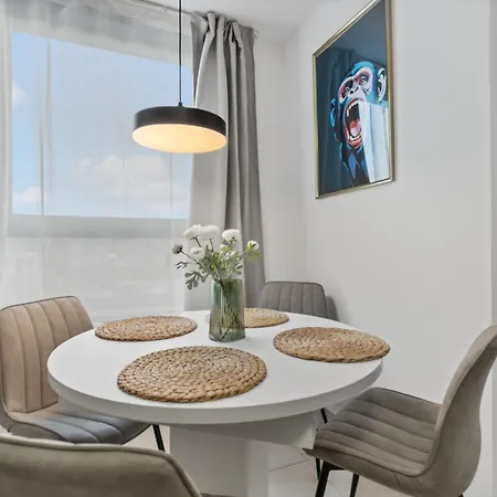 Lam Jungle - Sky View 21 Floor - Free Parking Apartment Bratislava