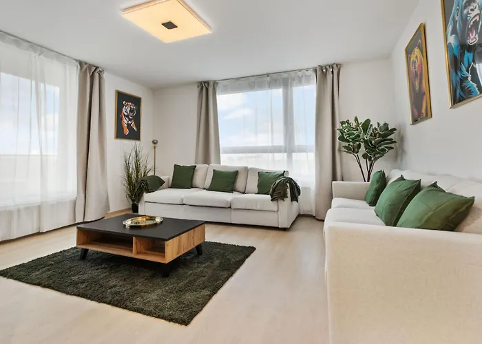 Lam Jungle - Sky View 21 Floor - Free Parking * Bratysława