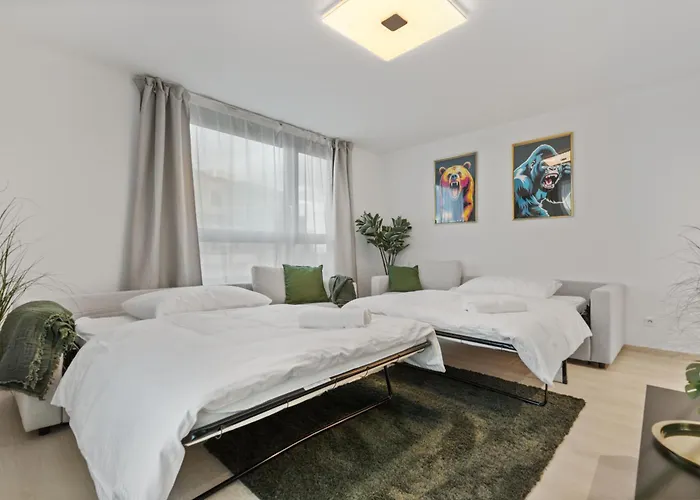 Lam Jungle - Sky View 21 Floor - Free Parking Apartament Bratysława