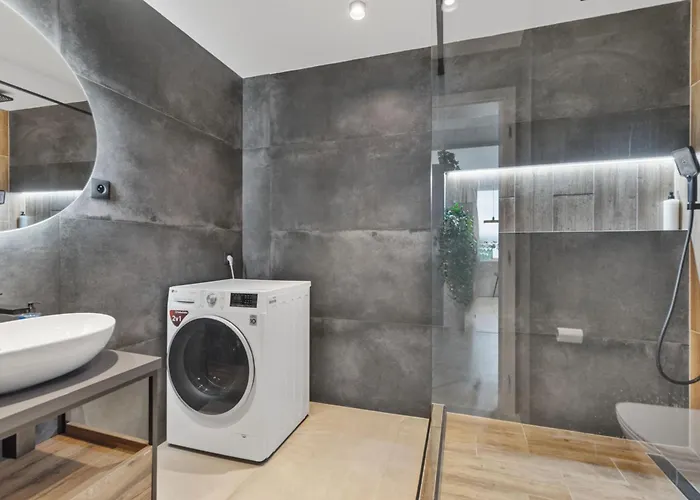 Lam Jungle - Sky View 21 Floor - Free Parking Apartament *